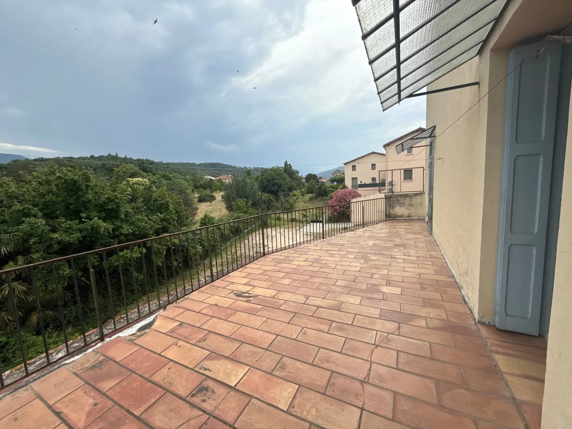 Maison de ville avec jardin, terrasse et garage à Céret (66400) - Opportunité à saisir