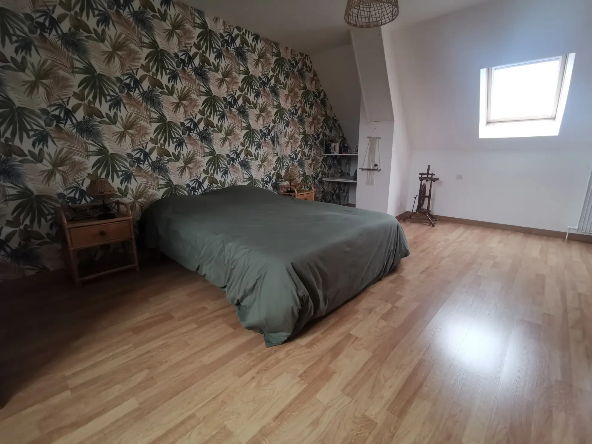 Maison à vendre à Maigne de 169 m² avec terrain arboré et garage proche de la Suze-sur-Sarthe 