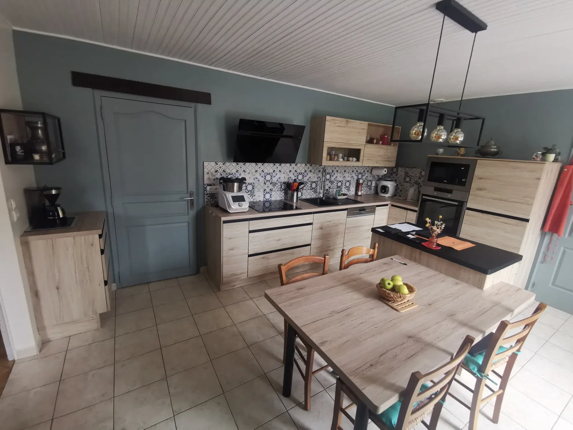Maison à vendre à Maigne de 169 m² avec terrain arboré et garage proche de la Suze-sur-Sarthe 