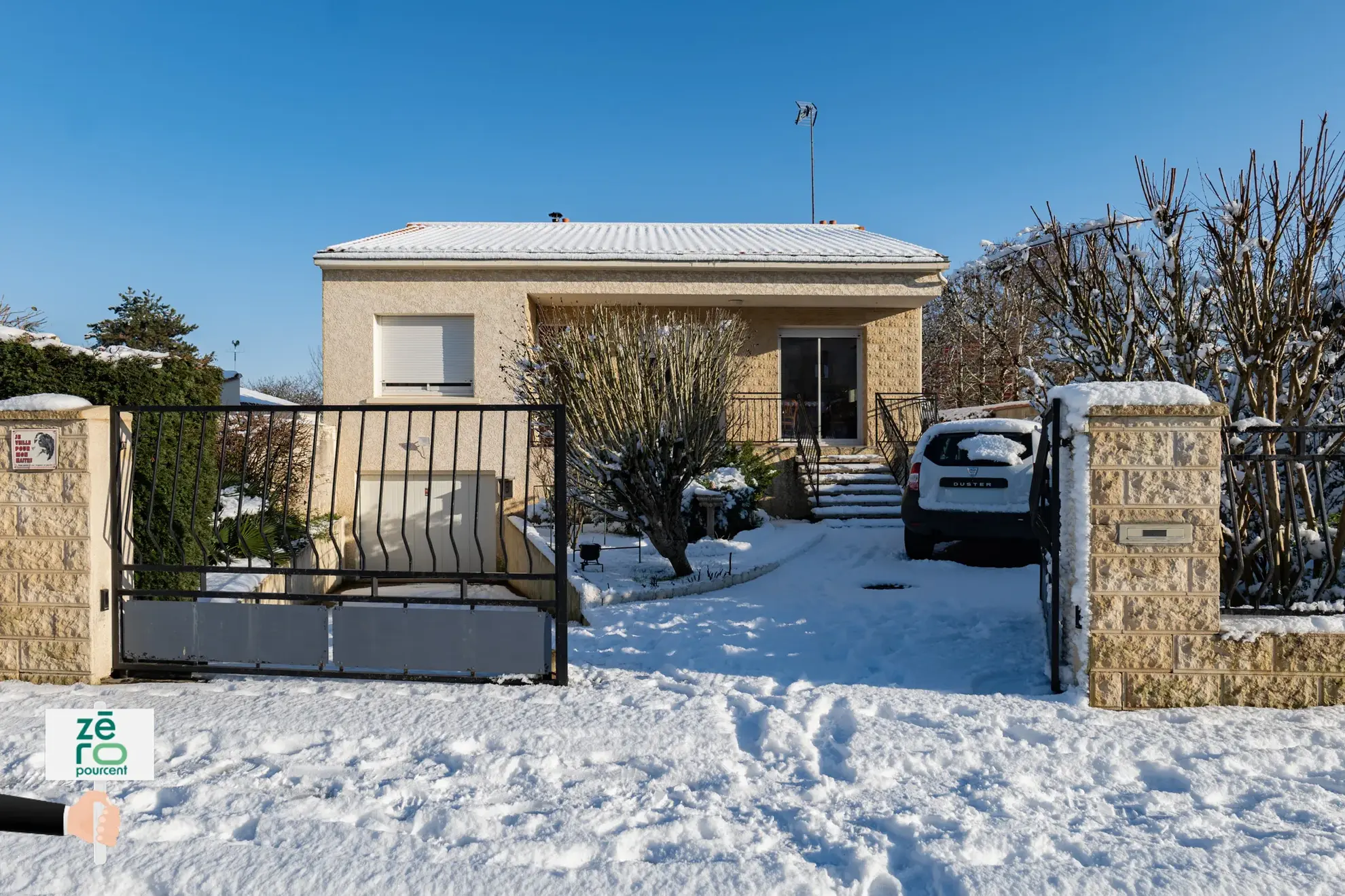 Maison de ville avec sous-sol à Luçon, centre-ville, grand terrain, fort potentiel 