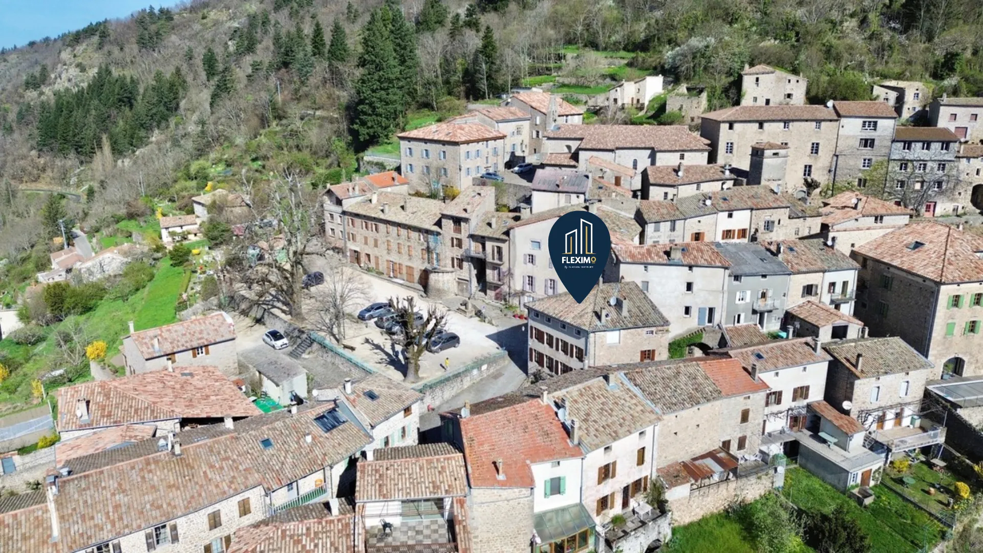 Maison à rénover de 156 m² avec terrain à Chalencon en Ardèche