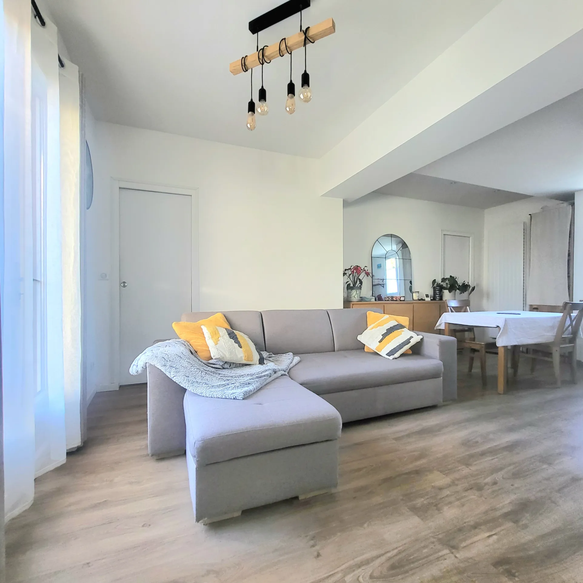 Maison rénovée avec jardin et terrasse à Osny près de la gare