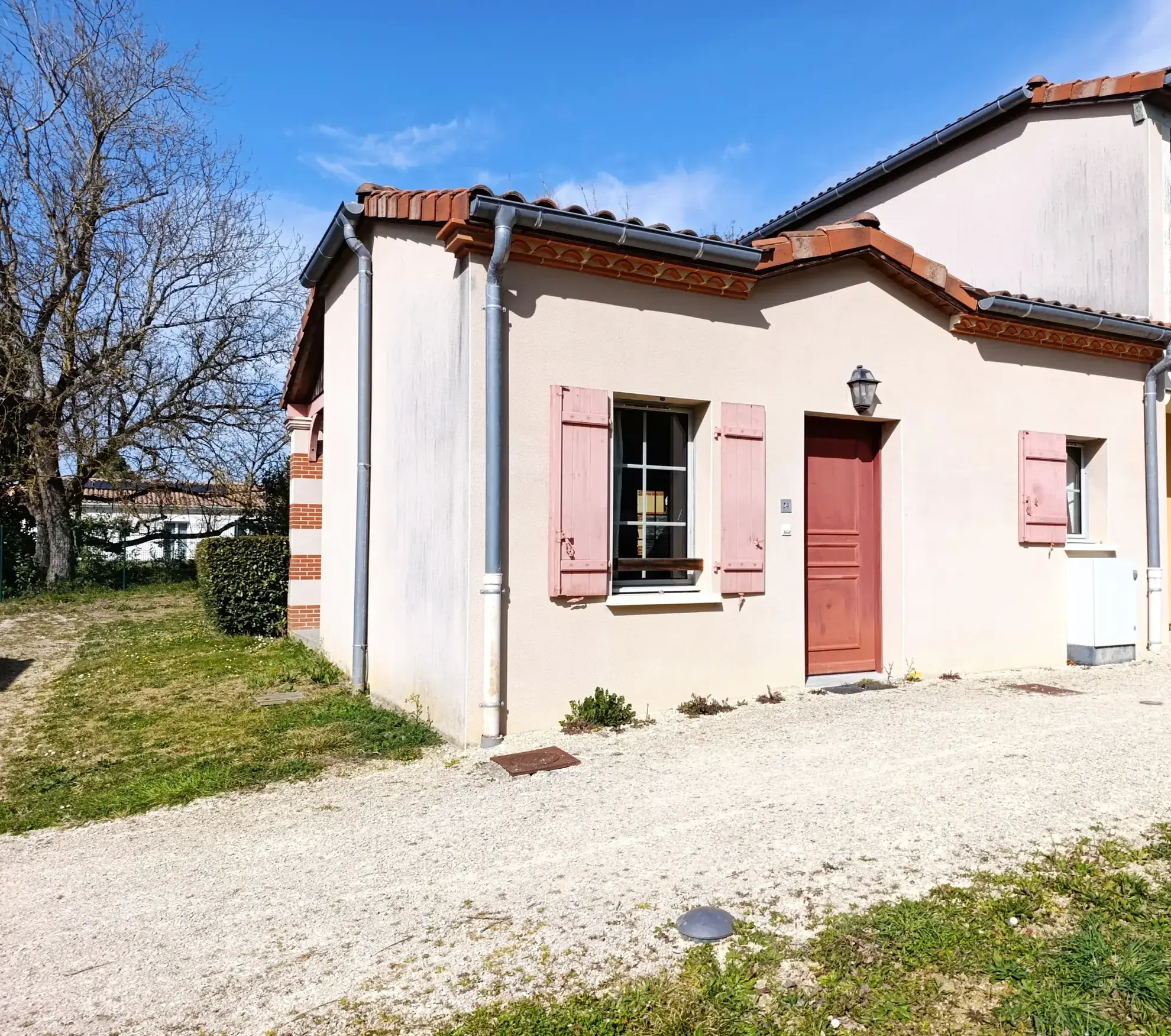 Maison de plain-pied à Nérac avec terrasse et rentabilité optimale