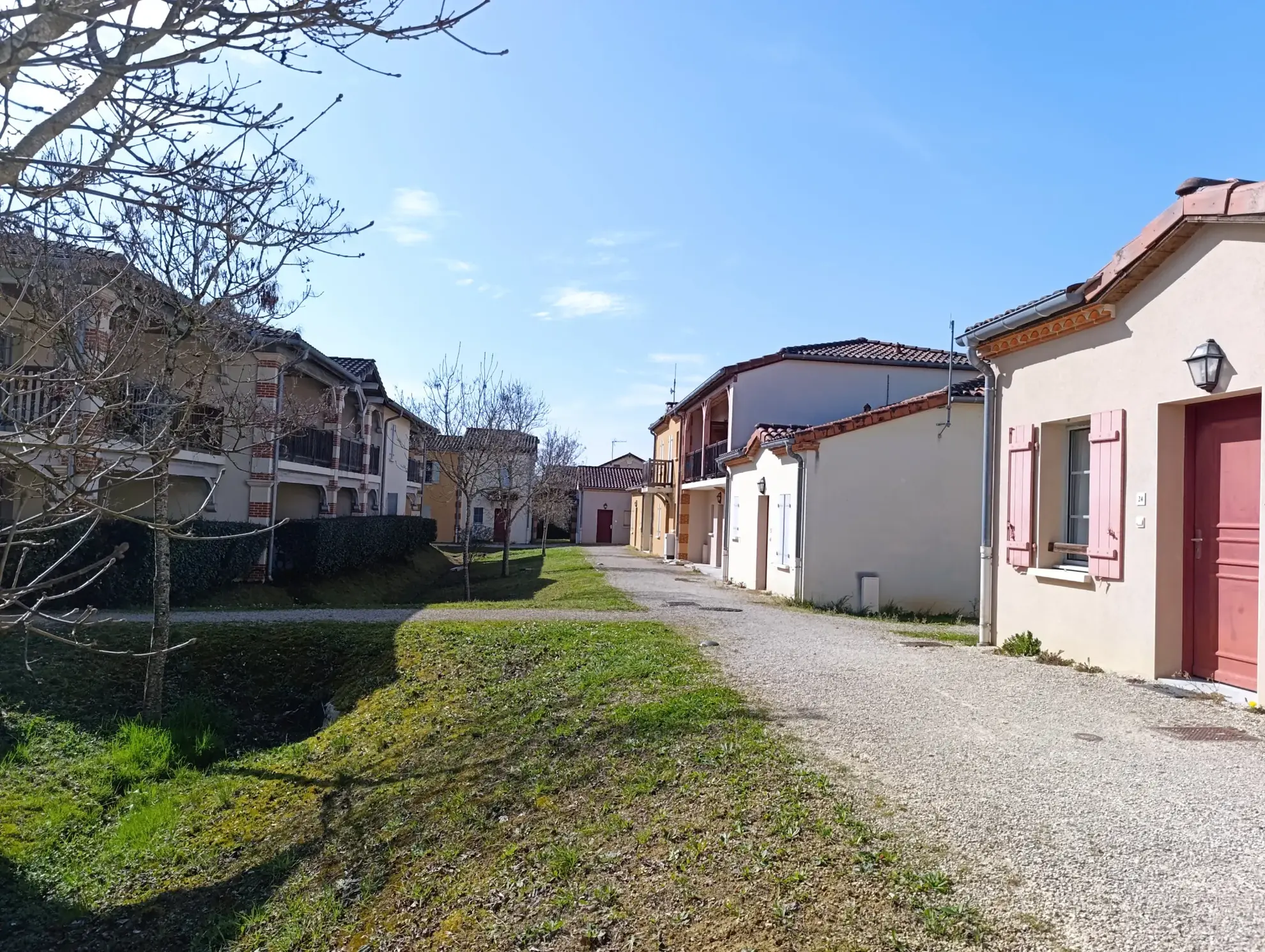 Maison de plain-pied à Nérac avec terrasse et rentabilité optimale 