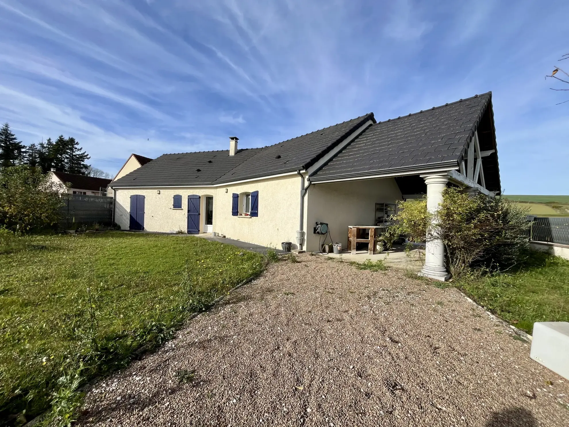 Vente maison plain-pied 116 m² à Guerchy proche Auxerre