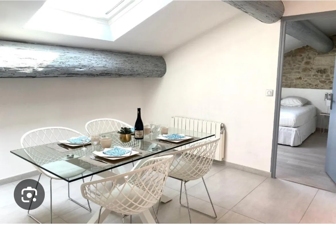 Appartement Duplex Atypique avec Terrasse Privative à Nîmes à vendre 