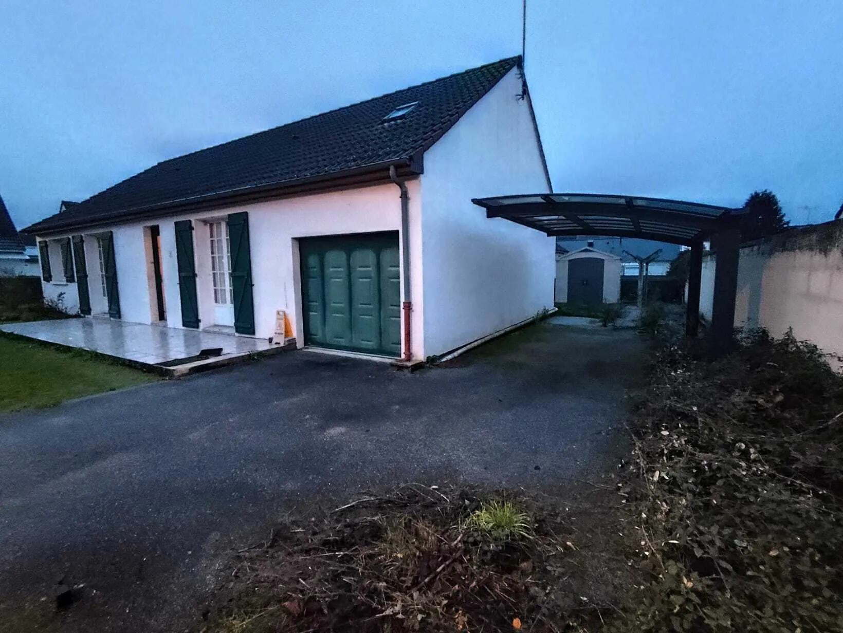 Vente d'un pavillon individuel de 94 m² à Alençon avec garage et terrasse