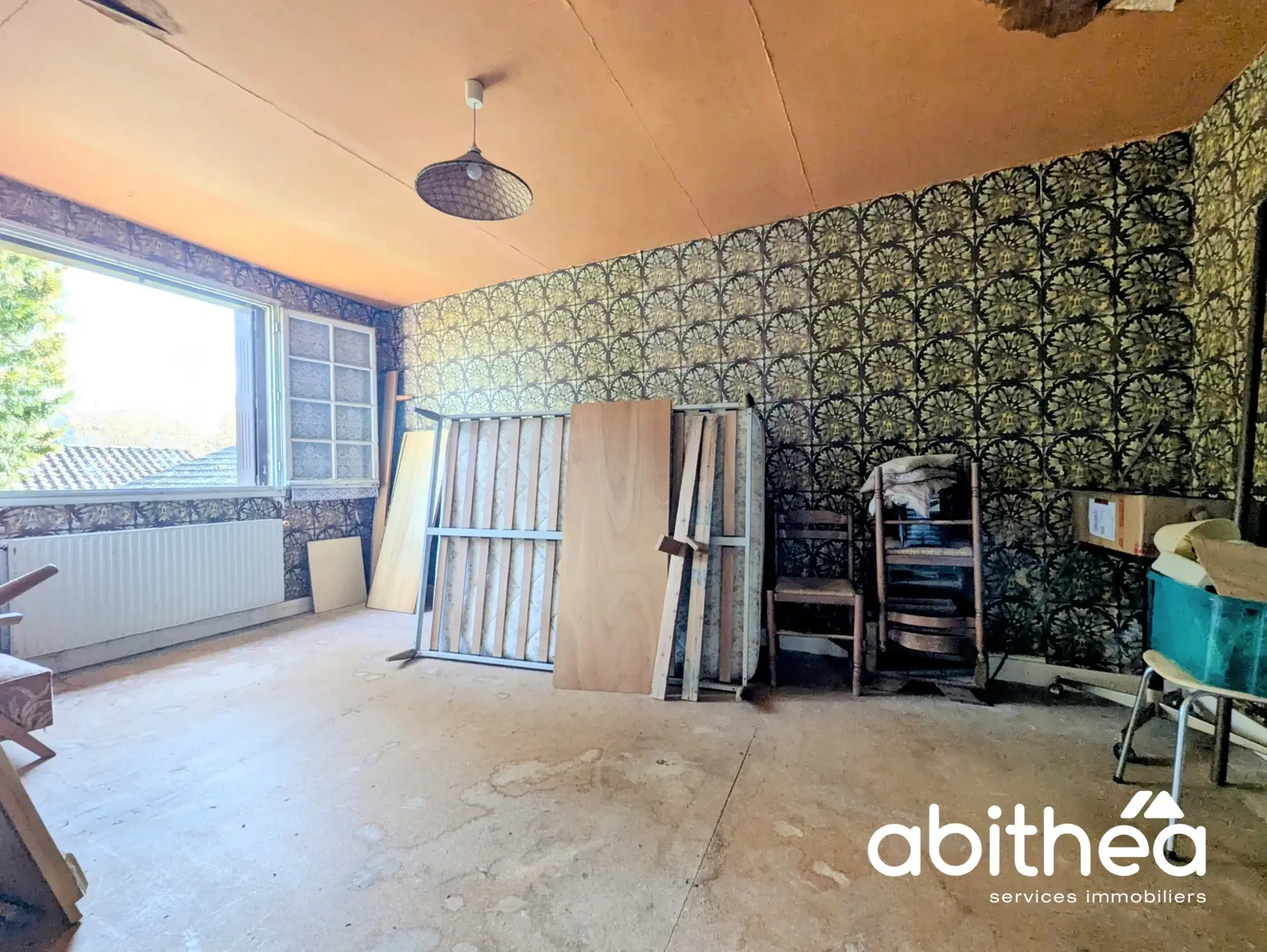 Maison à rénover de 109 m² avec jardin à Lugon-et-l'île-du-Carnay 