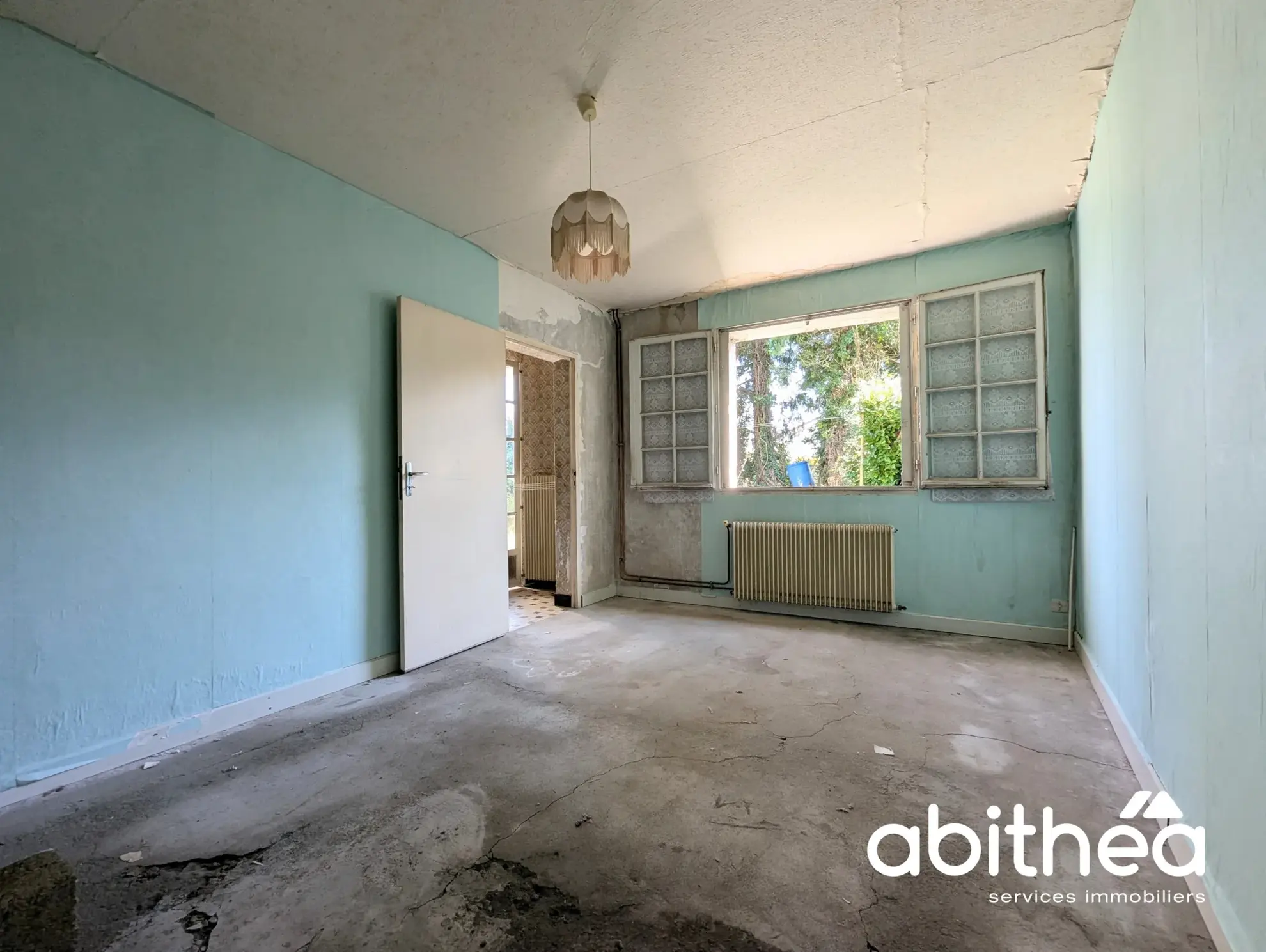 Maison à rénover de 109 m² avec jardin à Lugon-et-l'île-du-Carnay 