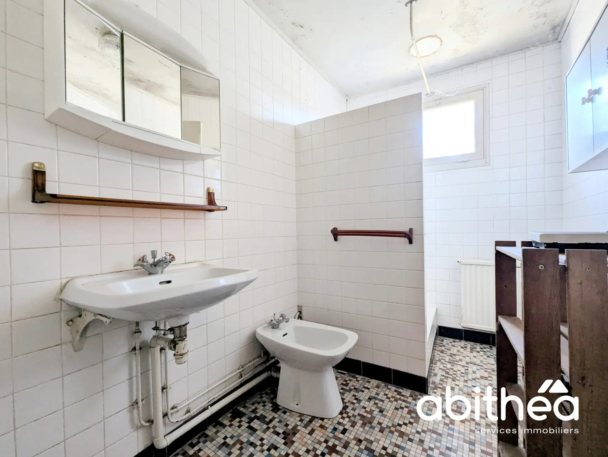 Maison à rénover de 109 m² avec jardin à Lugon-et-l'île-du-Carnay 