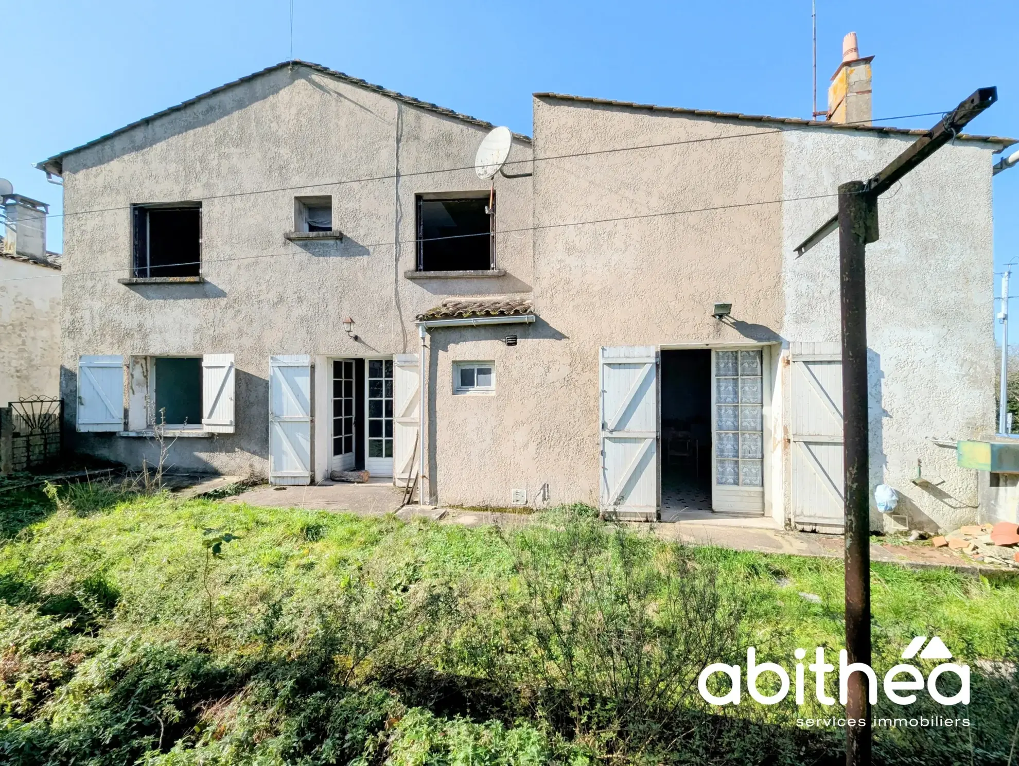 Maison à rénover de 109 m² avec jardin à Lugon-et-l'île-du-Carnay 