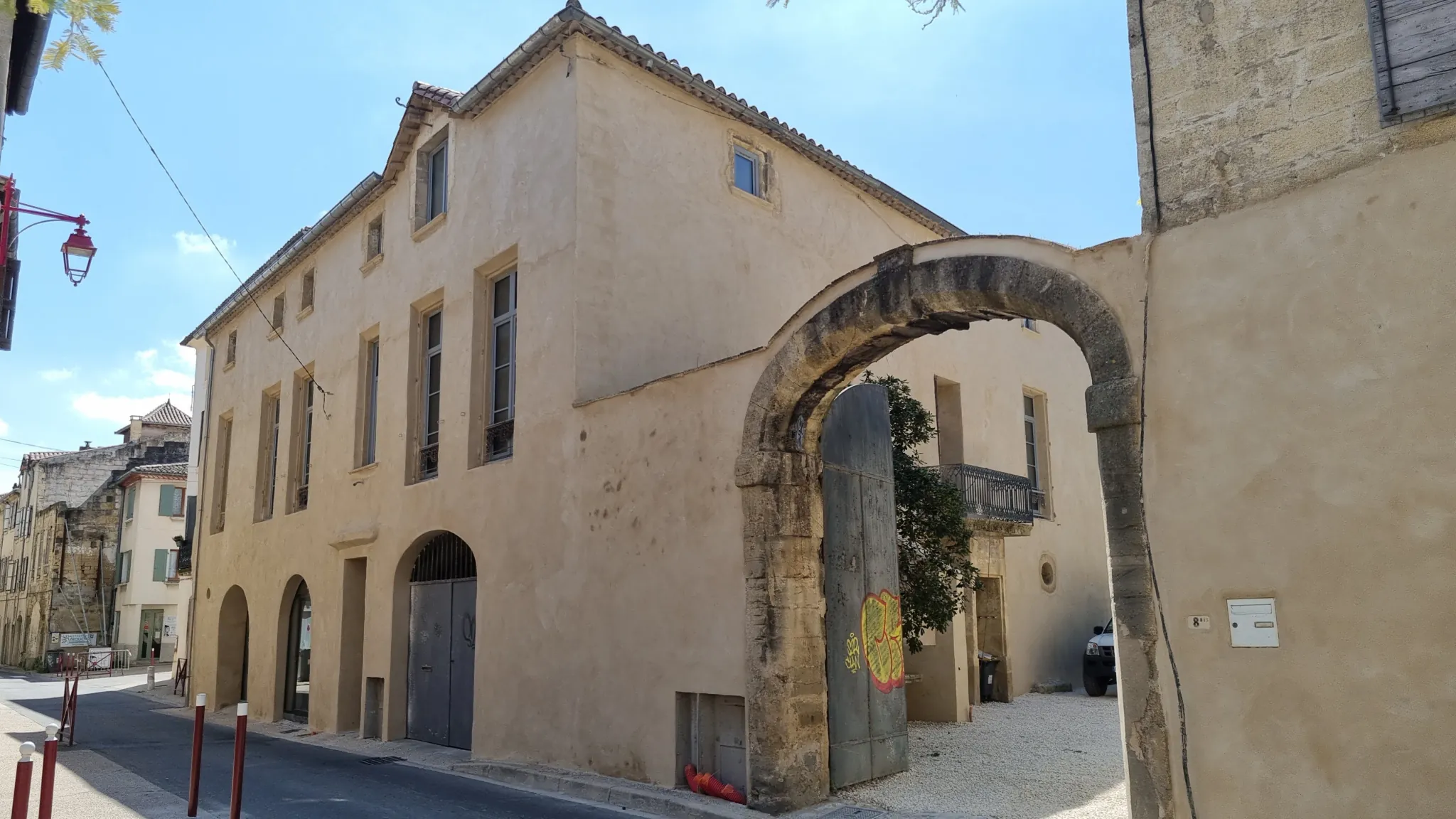 Vente appartement duplex 140m² avec parking et jardin à Sommieres 