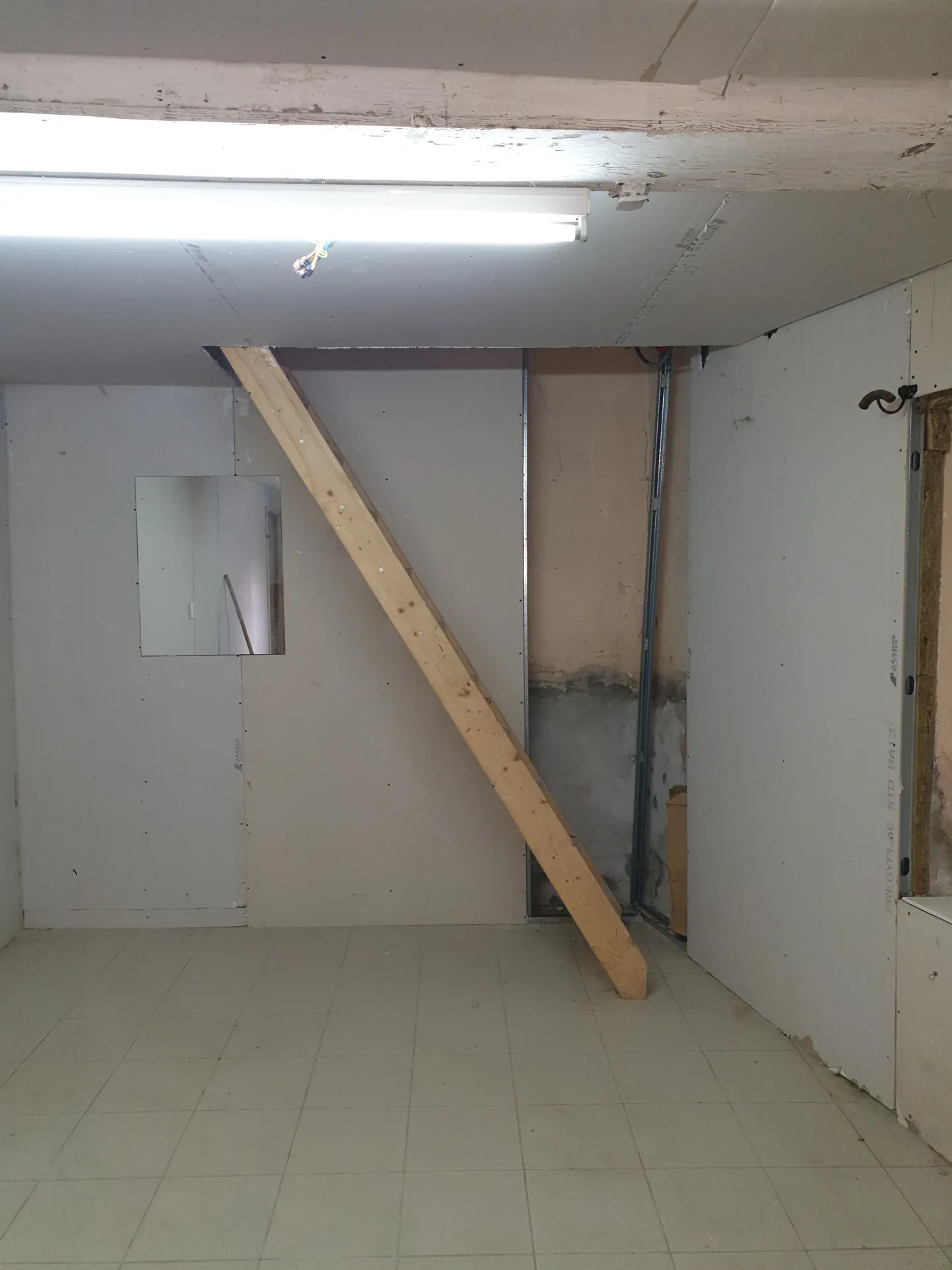 Maison à rénover de 160 m² à Misérieux avec grand potentiel et emplacement idéal 