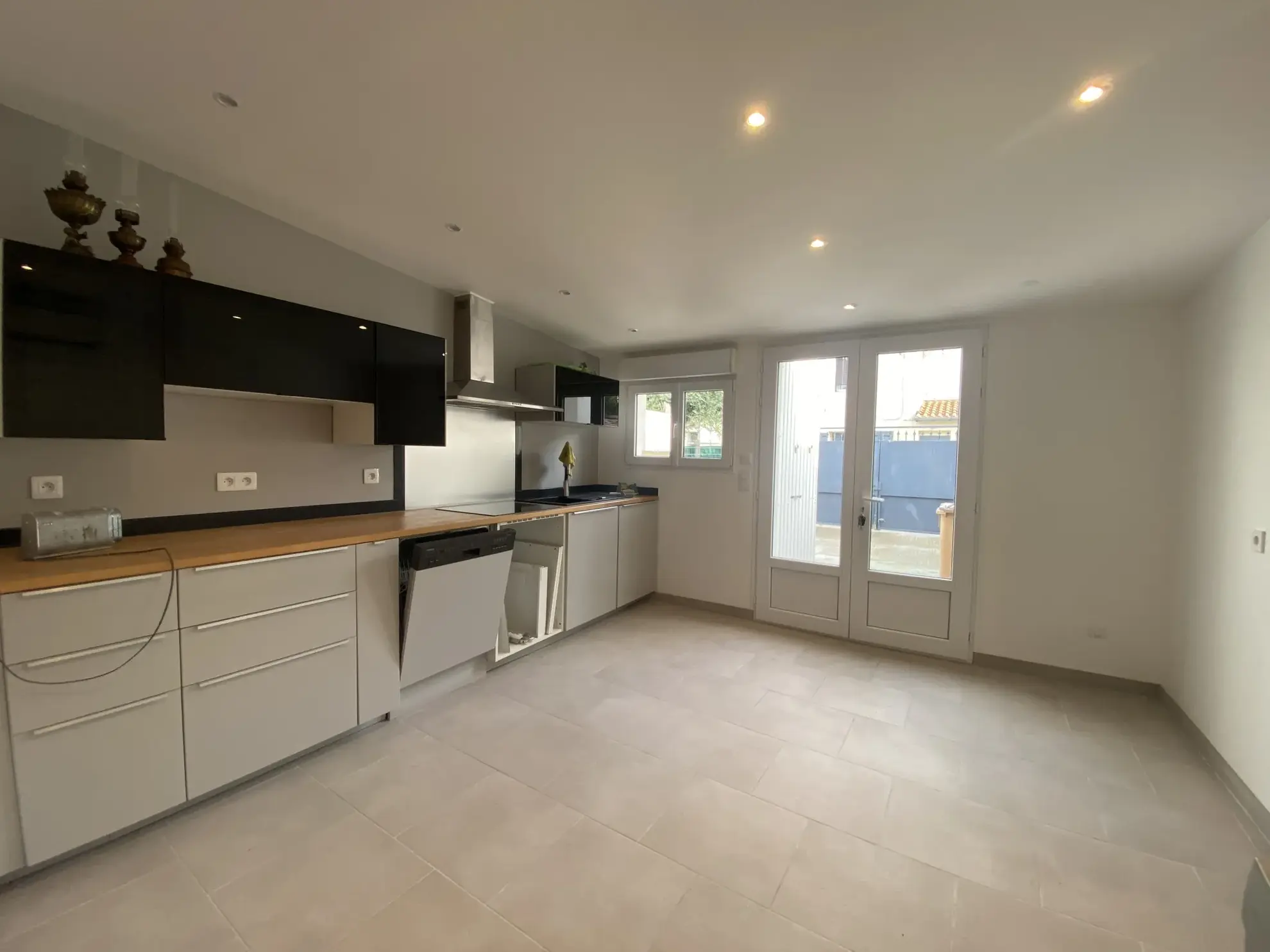 Maison entièrement rénovée à vendre à Avignon, secteur Rotondes – 88 m² 