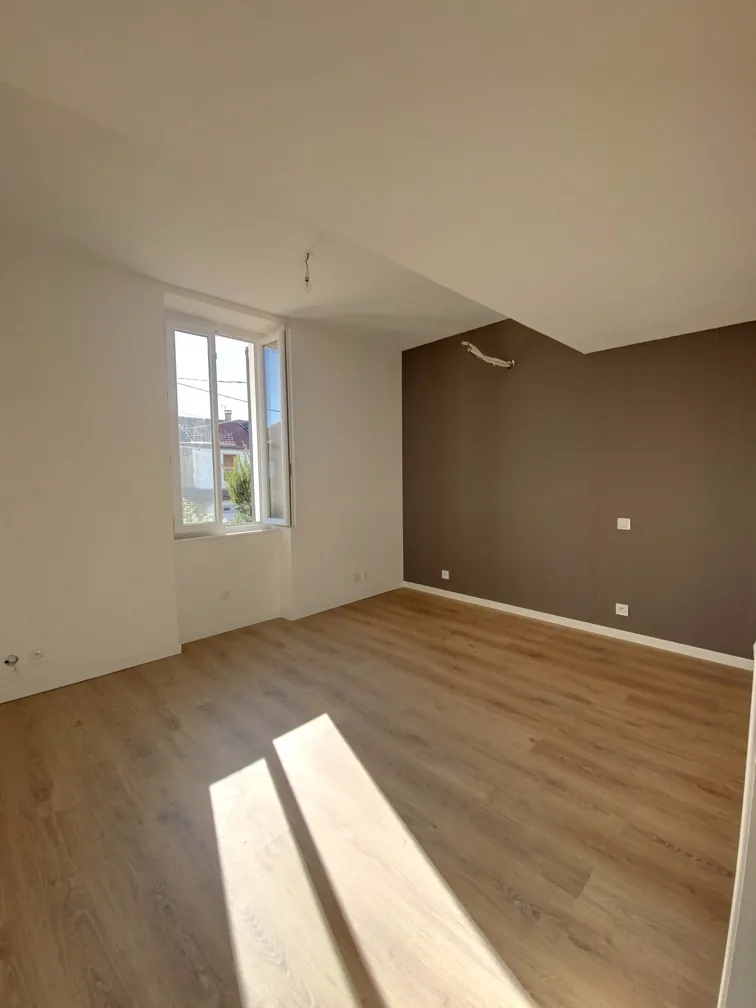 Maison entièrement rénovée à vendre à Avignon, secteur Rotondes – 88 m² 