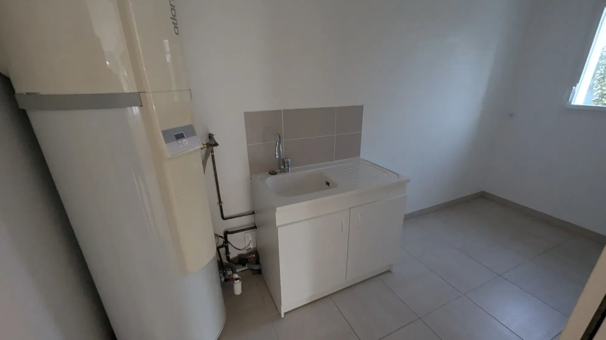 Maison de plain-pied à Magne avec 2 chambres, garage et terrasse en vente 