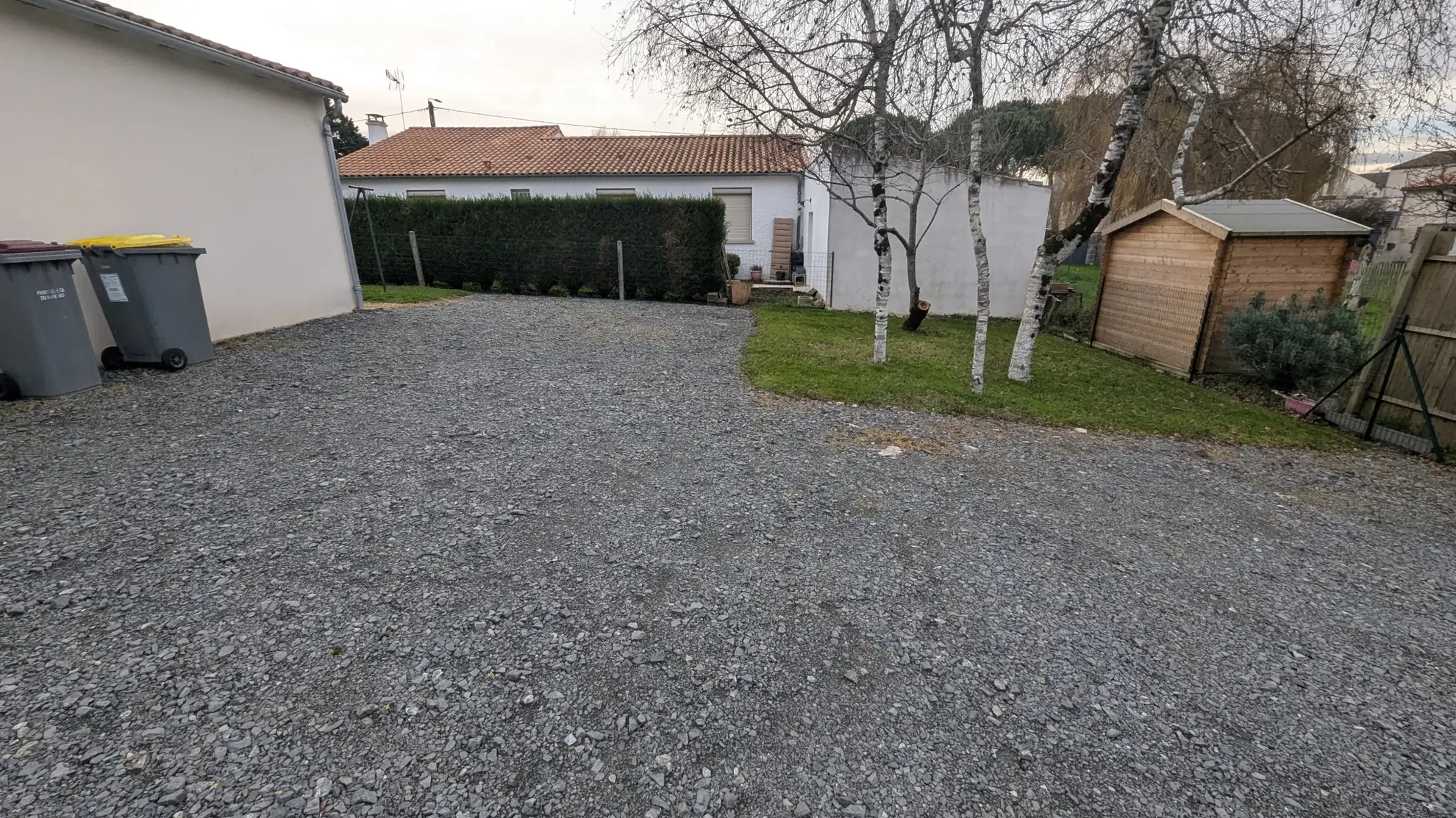 Maison de plain-pied à Magne avec 2 chambres, garage et terrasse en vente 