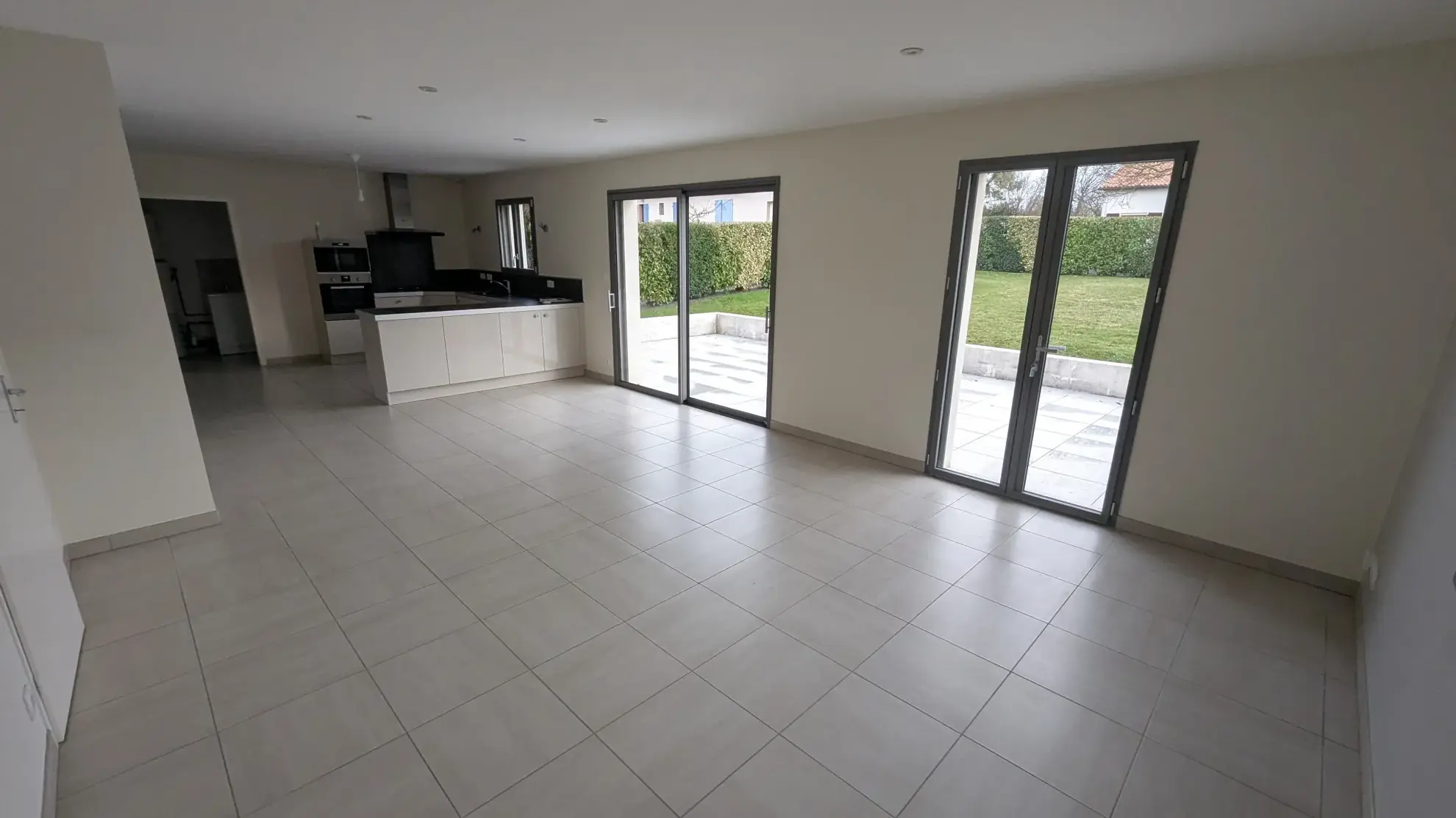 Maison de plain-pied à Magne avec 2 chambres, garage et terrasse en vente 