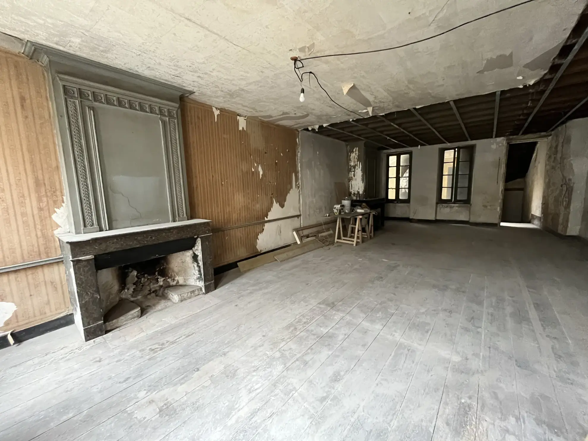 Immeuble à rénover de 250 m² au cœur de La Réole - Investissement potentiel 