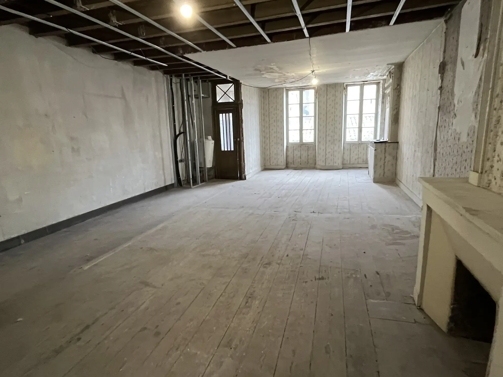 Immeuble à rénover de 250 m² au cœur de La Réole - Investissement potentiel 