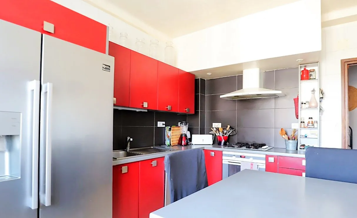Maison de ville familiale de 178 m² avec jardin et garage à Perpignan 