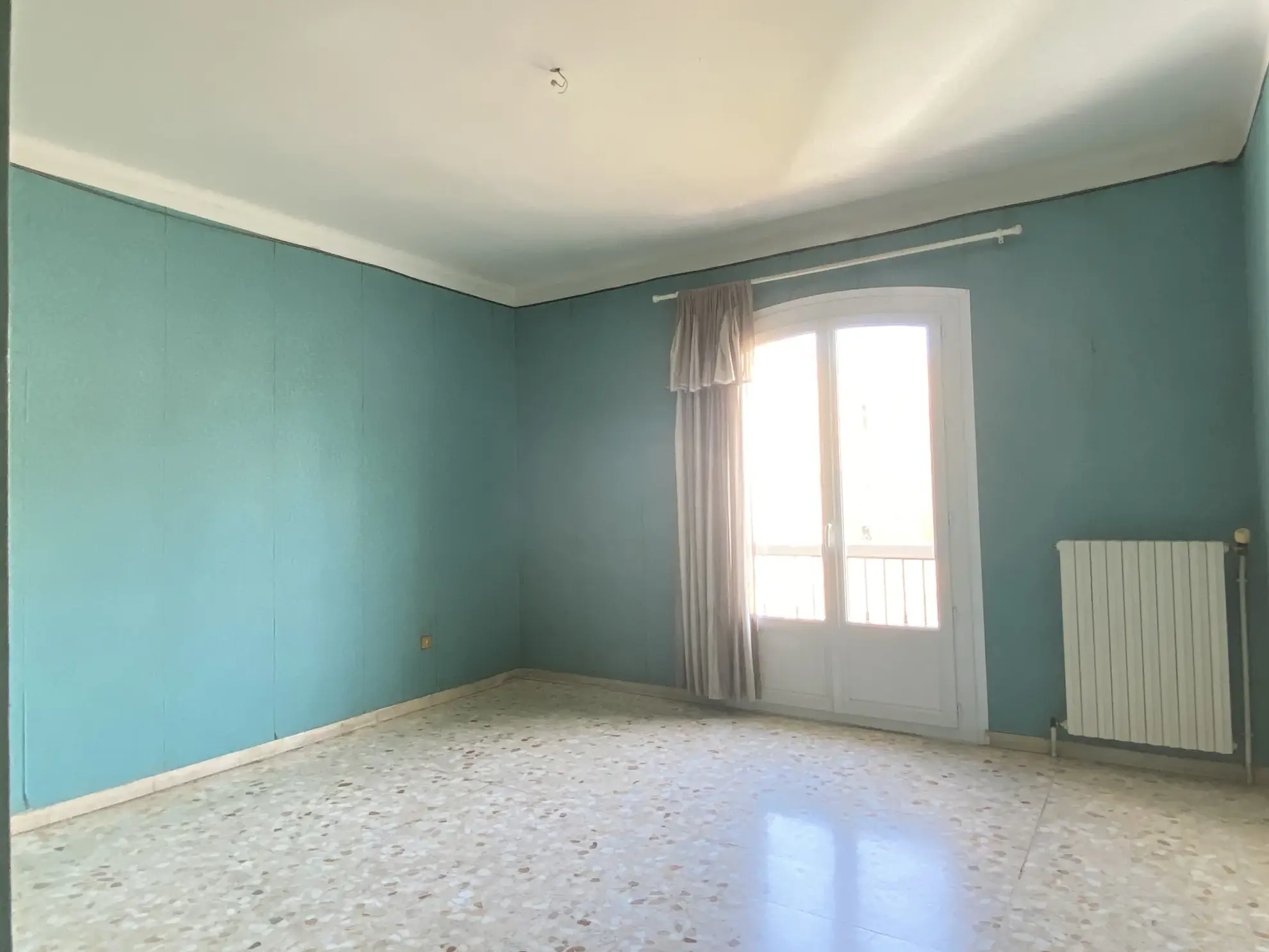 Maison de ville familiale de 178 m² avec jardin et garage à Perpignan 