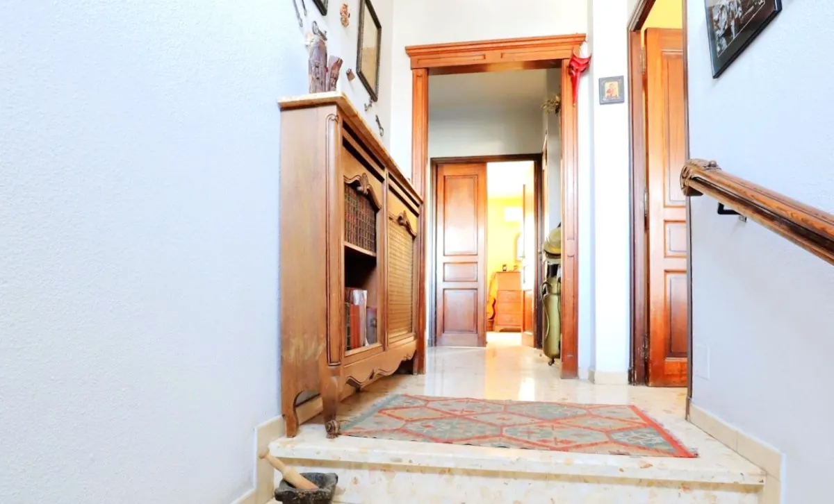 Maison de ville familiale de 178 m² avec jardin et garage à Perpignan 