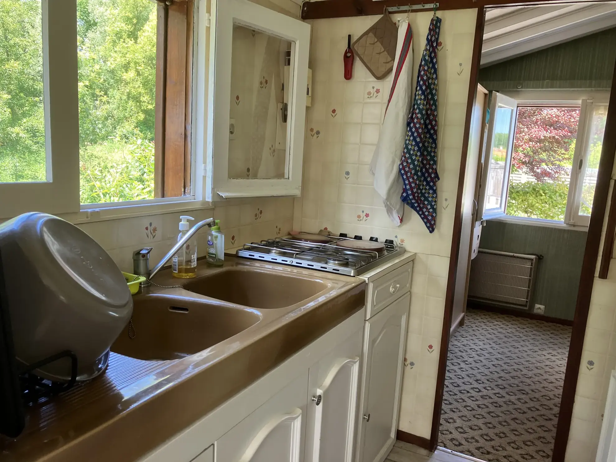 Bungalow en bois à Le Mazeau - Vue rivière, meublé, proche nature, prix attractif 