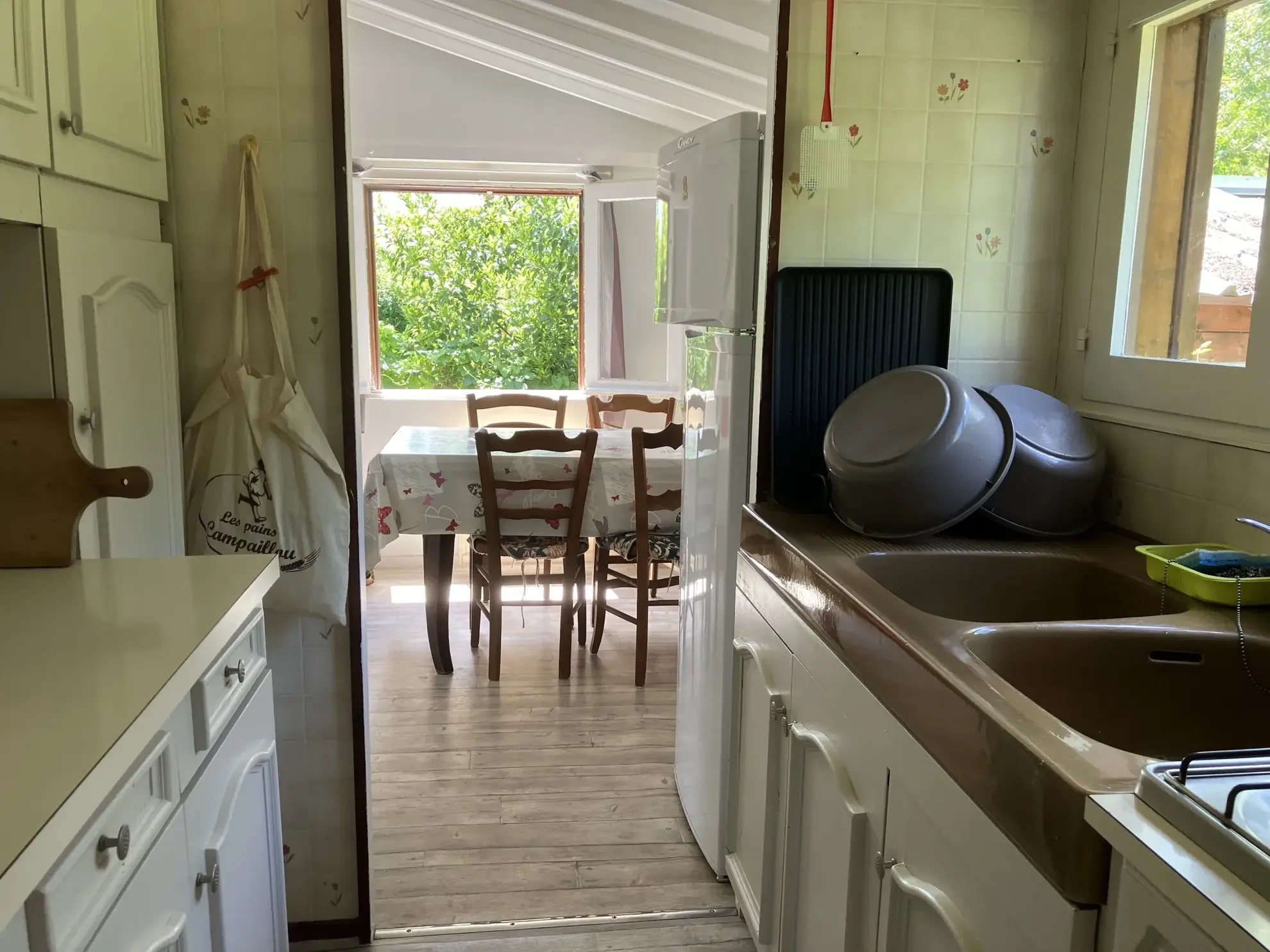 Bungalow en bois à Le Mazeau - Vue rivière, meublé, proche nature, prix attractif 