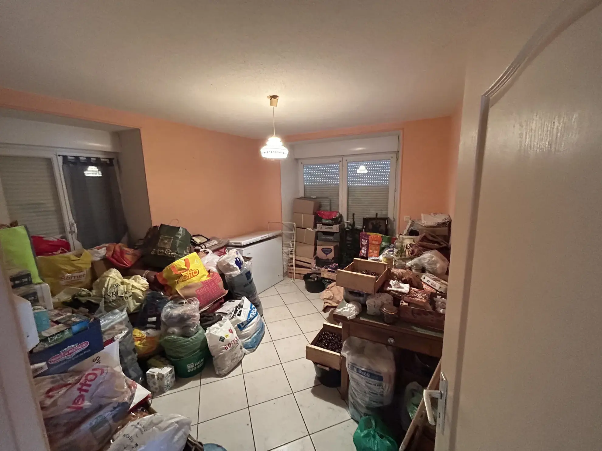 Immeuble à vendre à Laussonne avec location en place et duplex à terminer 