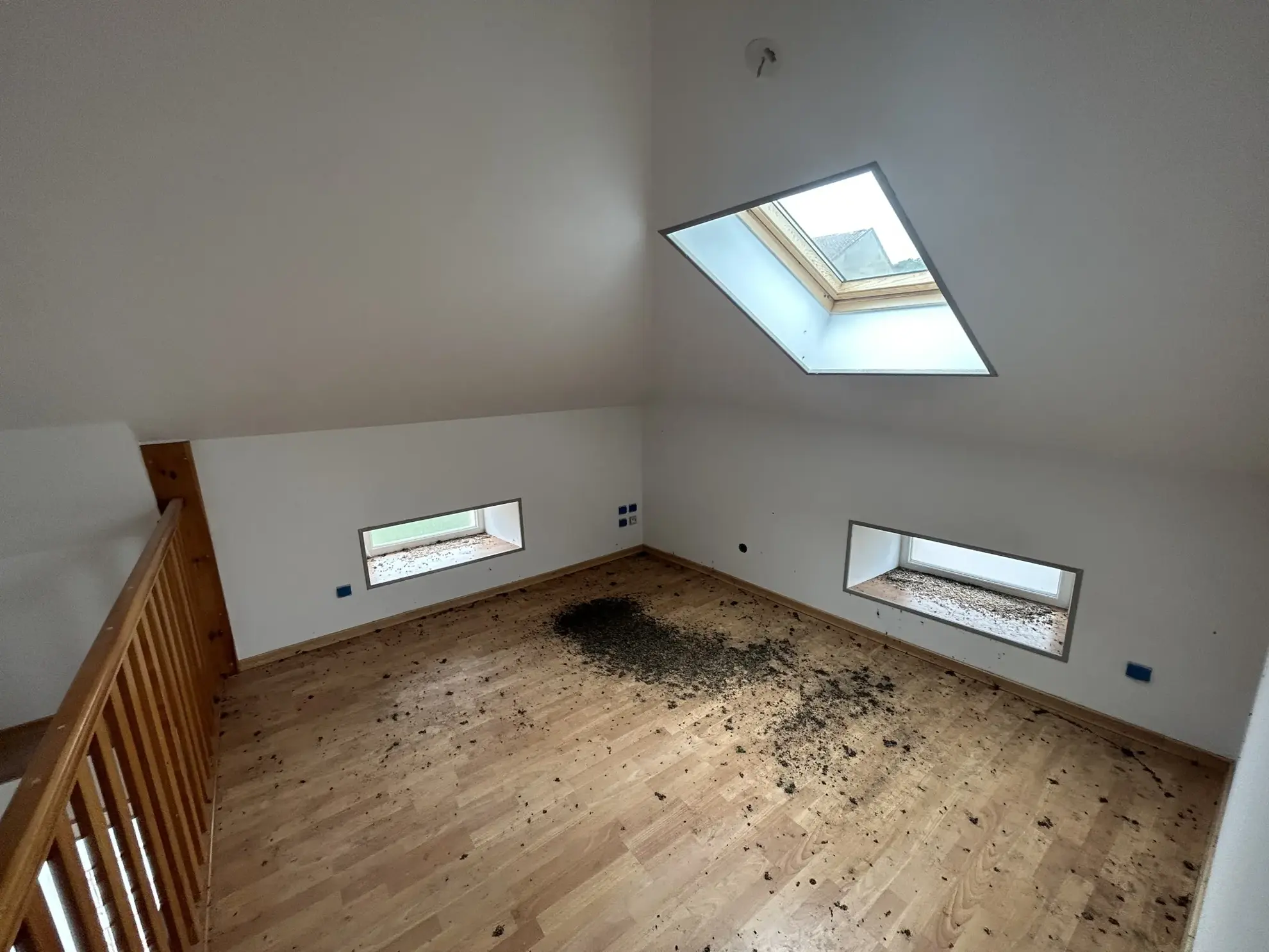 Immeuble à vendre à Laussonne avec location en place et duplex à terminer 