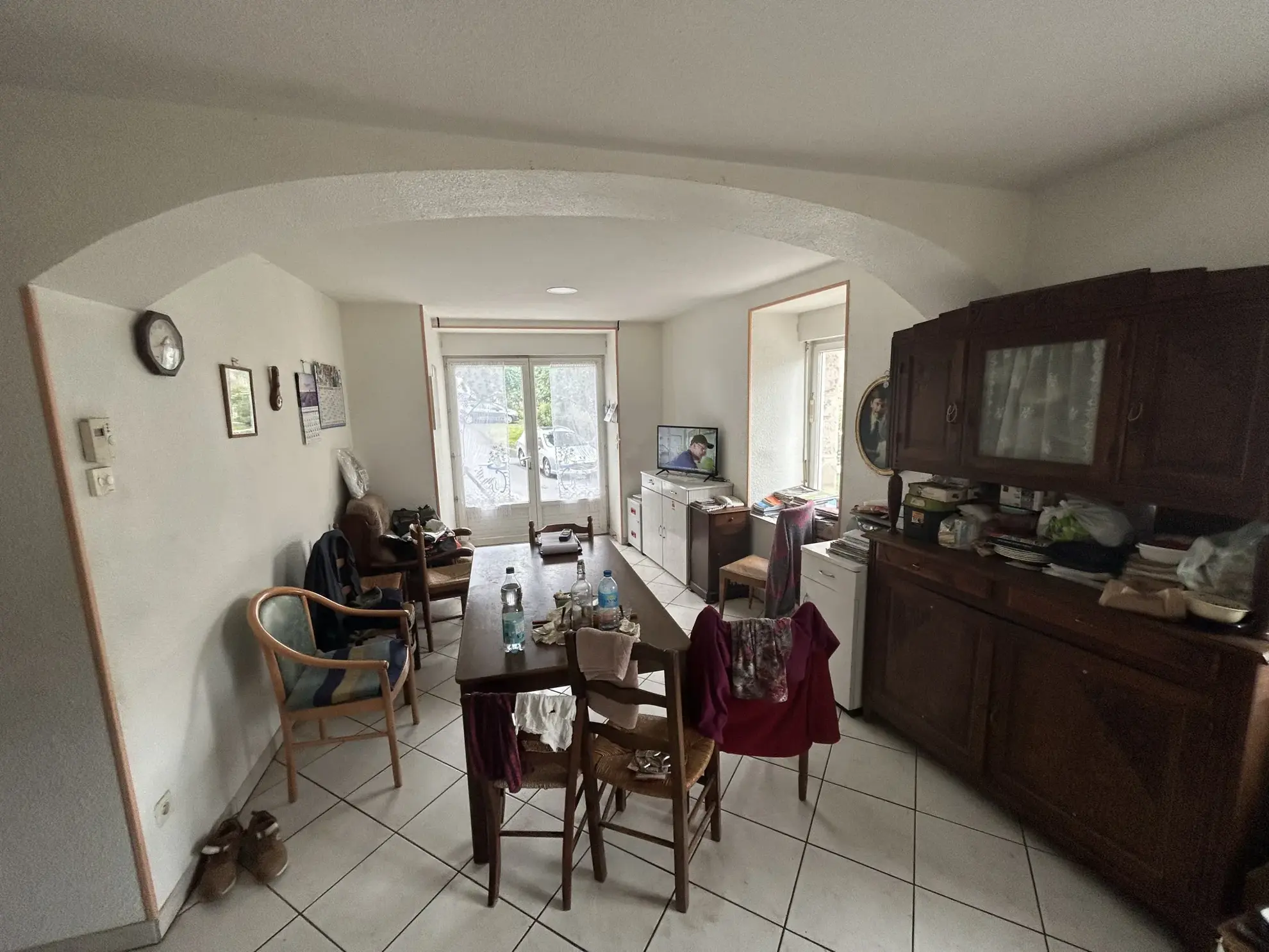 Immeuble à vendre à Laussonne avec location en place et duplex à terminer 