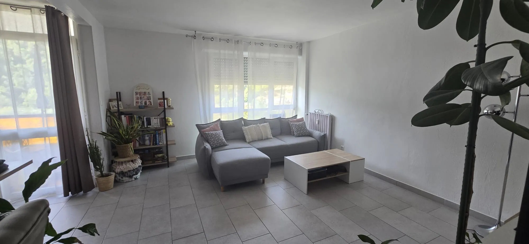 Appartement 4 pièces lumineux de 77,82 m² à La Trinité avec balcon, garage et cave