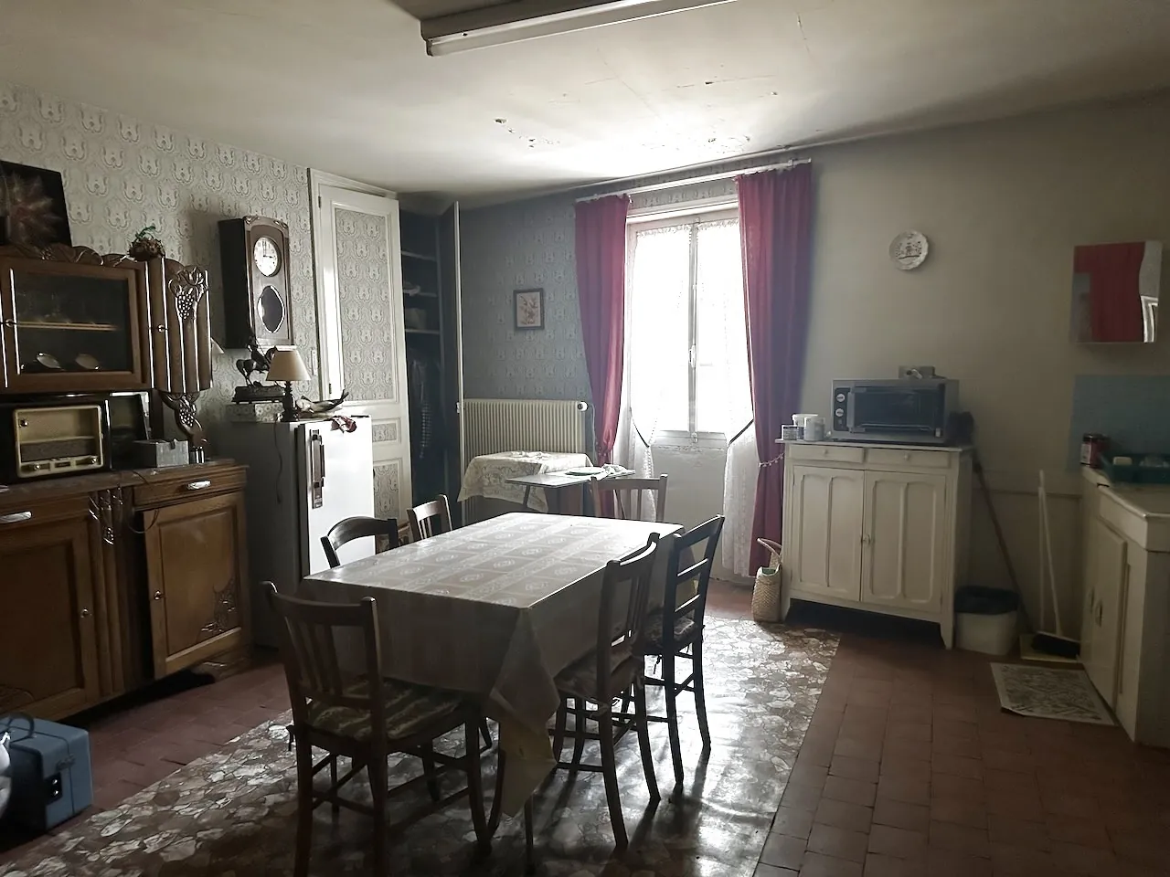 Maison de ville de 100 m² avec garage et cour à Marcigny 