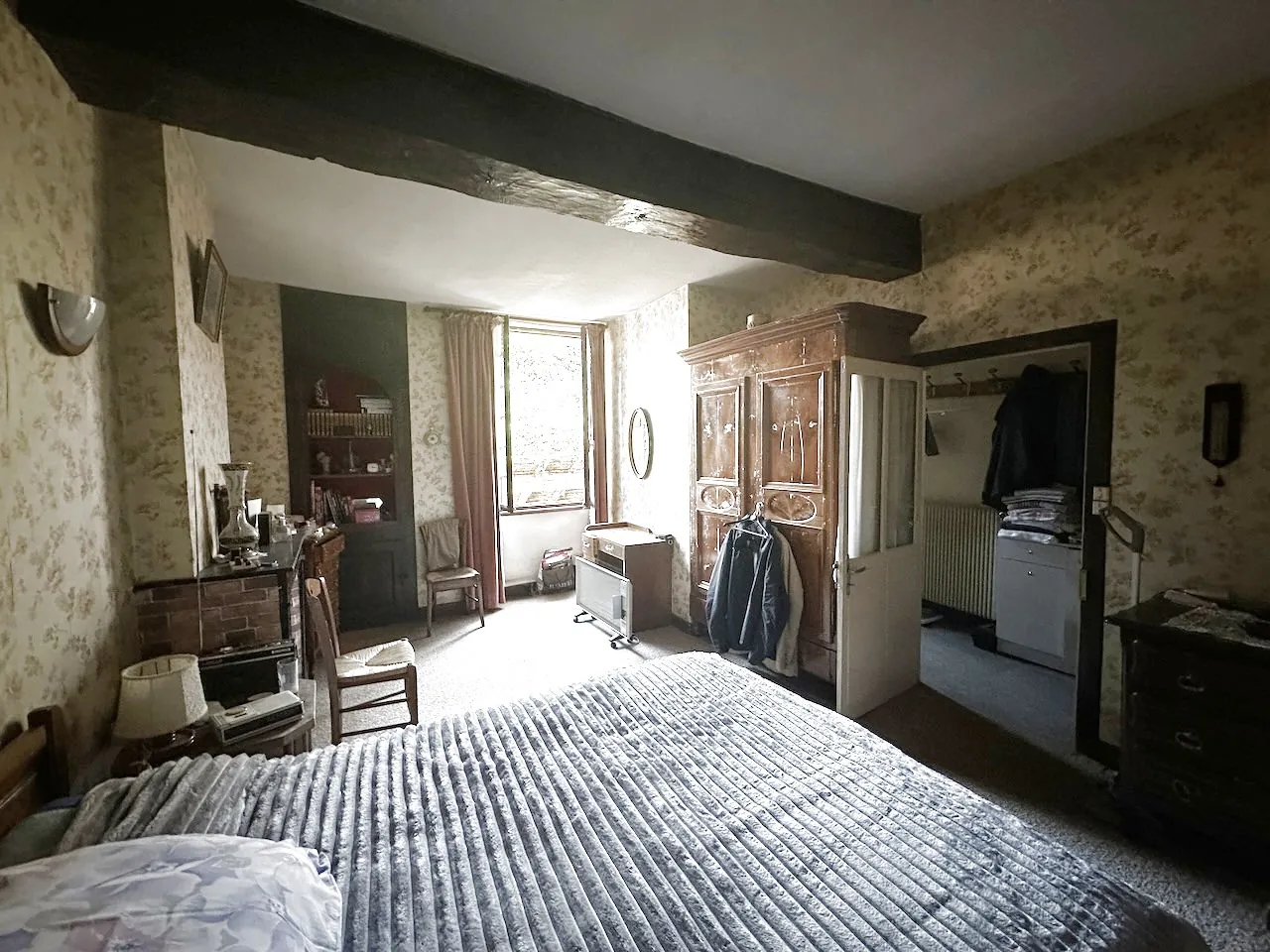 Maison de ville de 100 m² avec garage et cour à Marcigny 