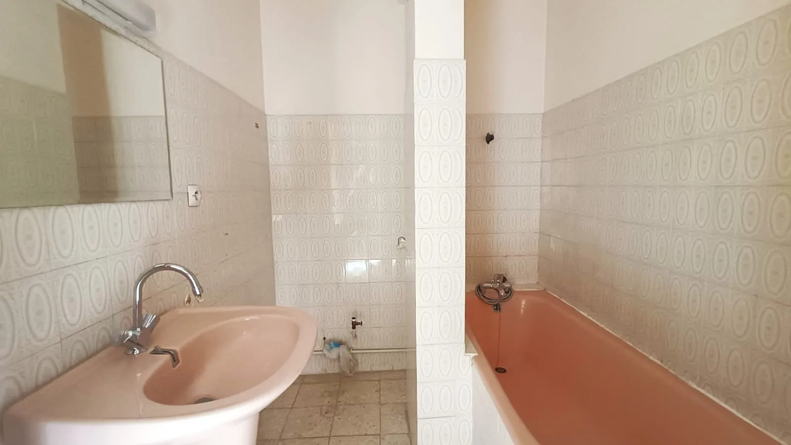 Appartement T5 de 85m² avec garage en hyper centre de Narbonne 