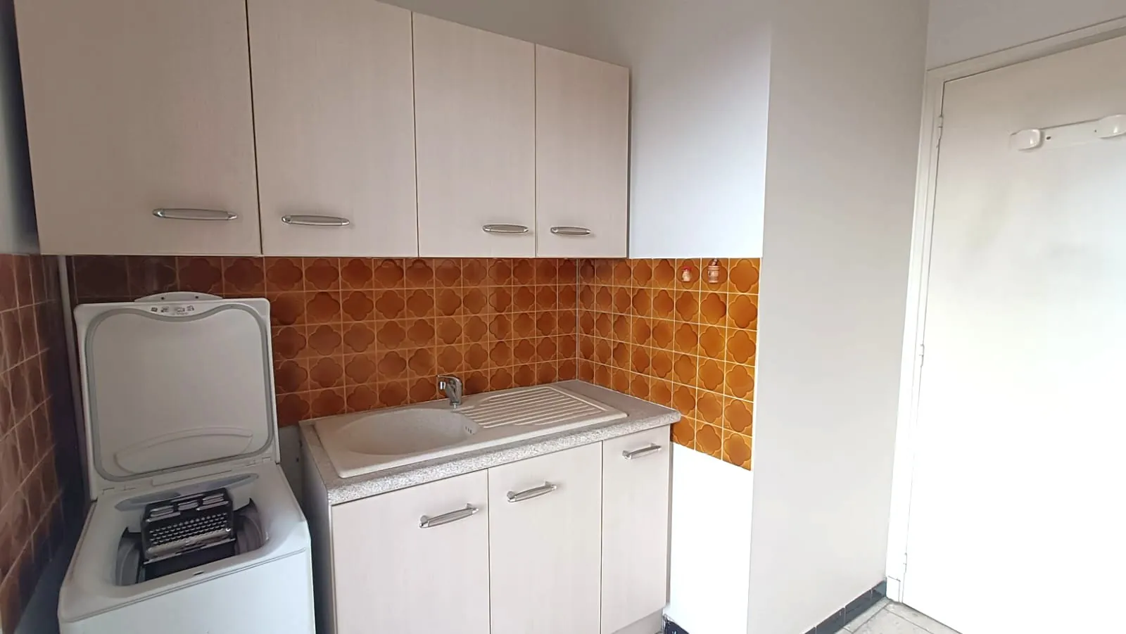 Appartement T5 de 85m² avec garage en hyper centre de Narbonne 