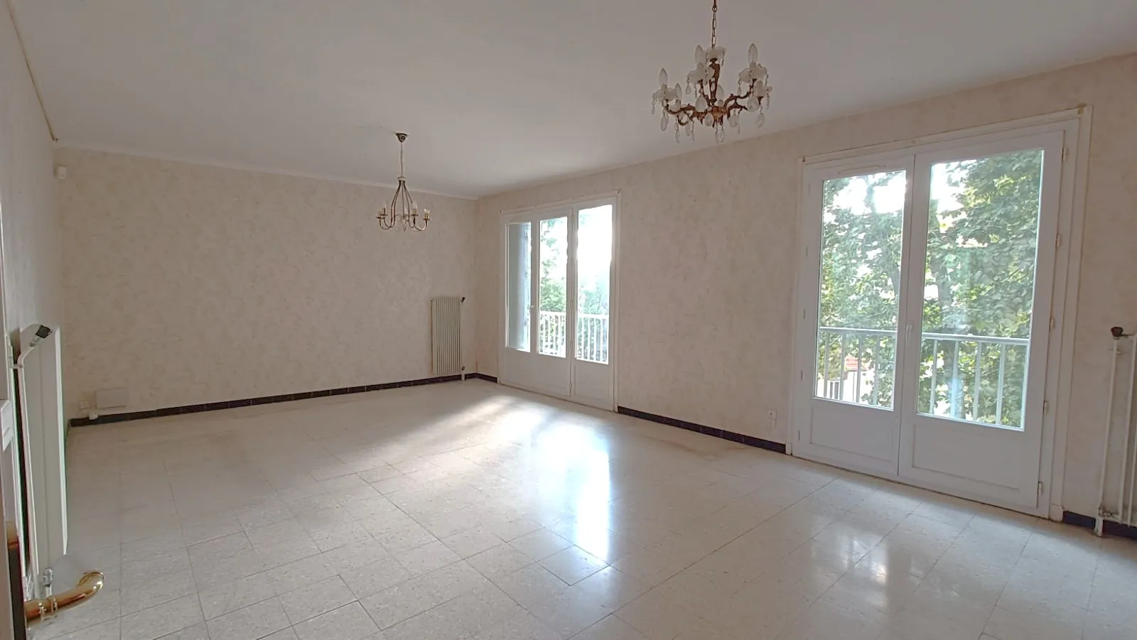 Appartement T5 de 85m² avec garage en hyper centre de Narbonne 