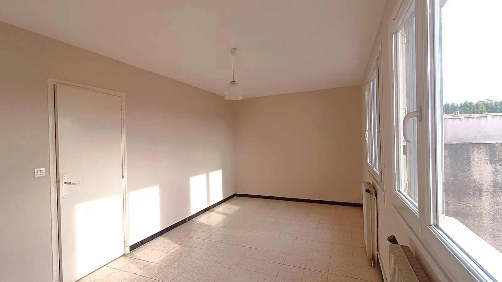 Appartement T5 de 85m² avec garage en hyper centre de Narbonne 