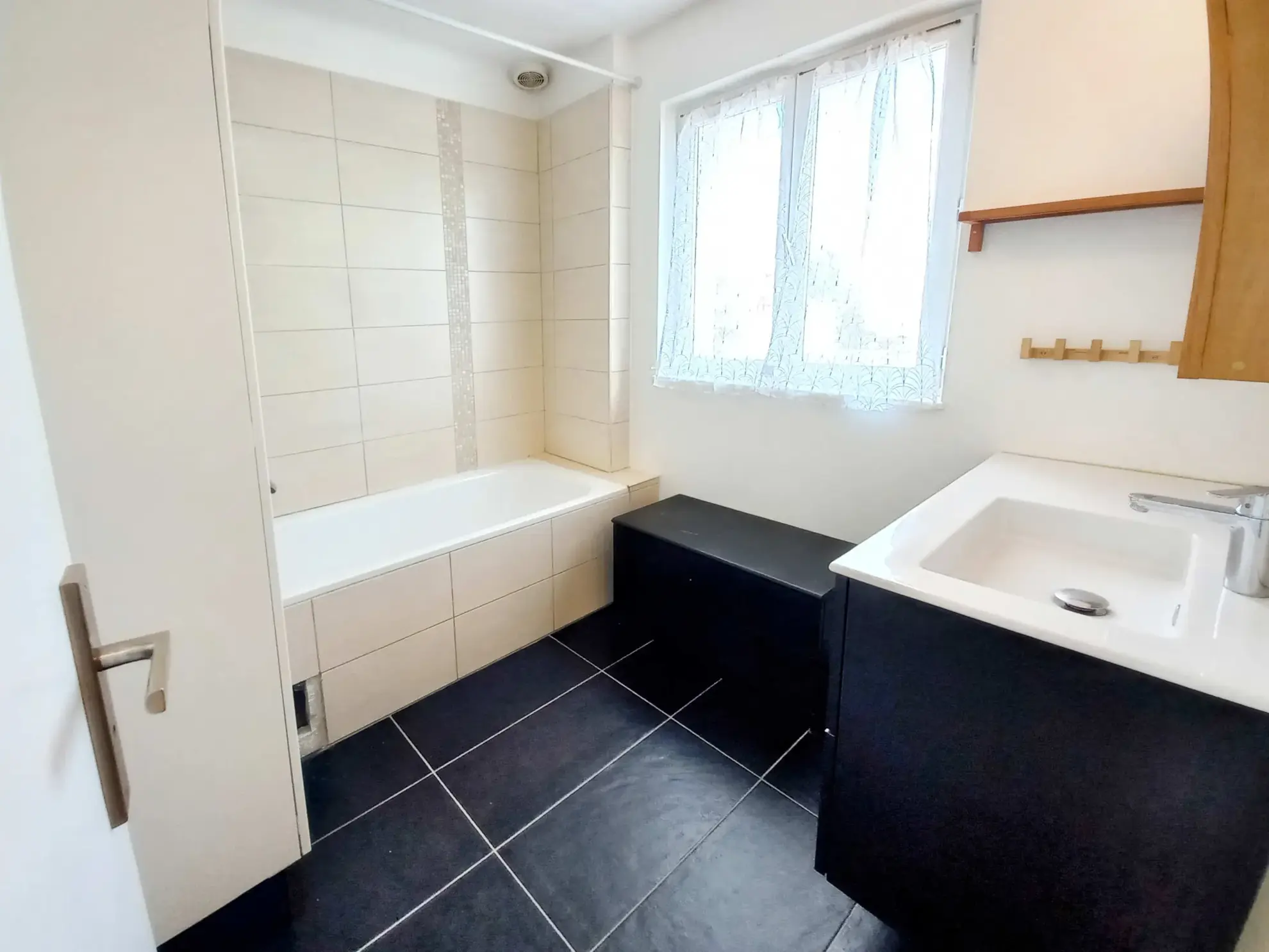 Bel appartement 3 pièces avec balcon à Créteil proche Général Leclerc 