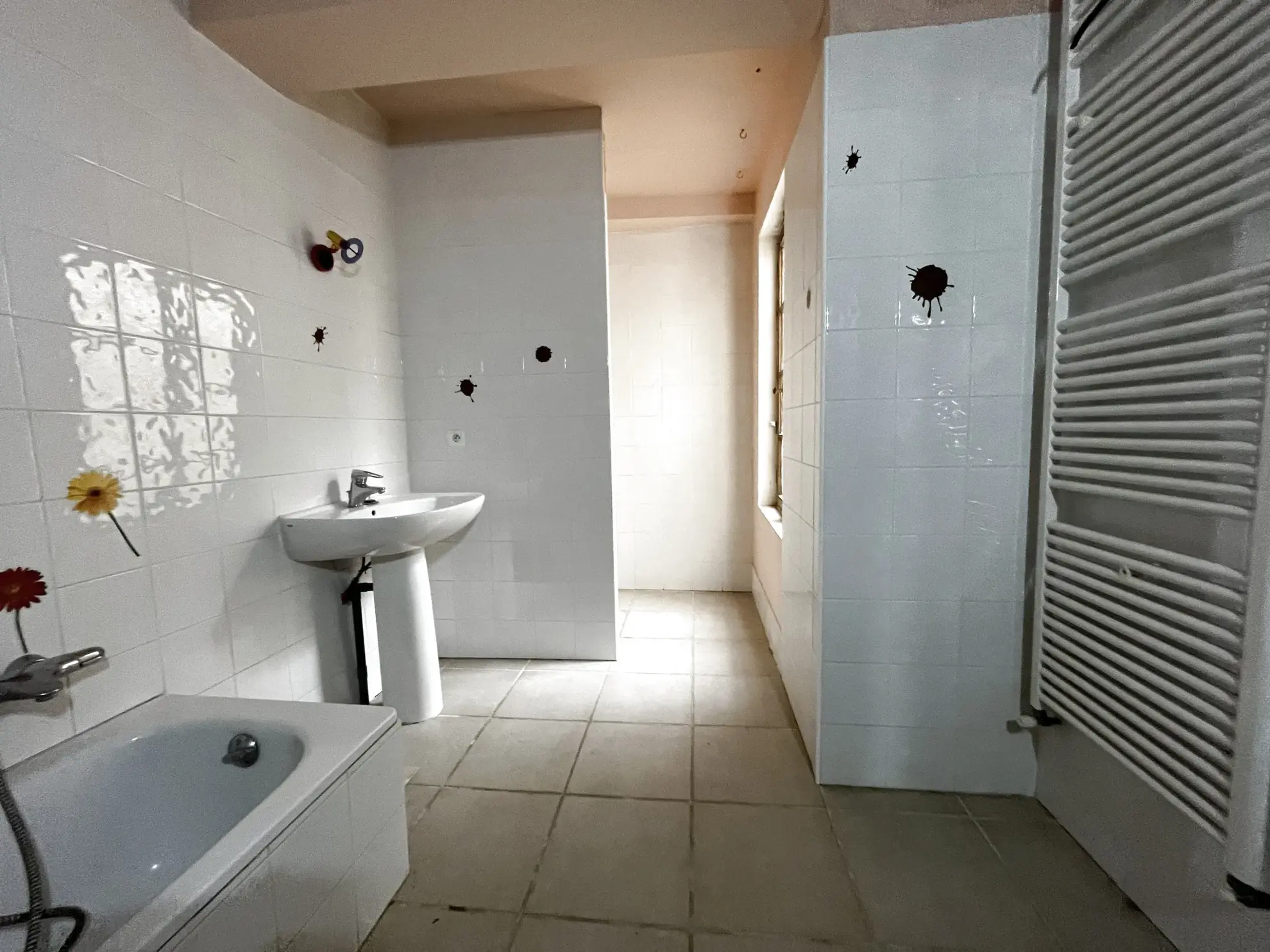 Grande maison de ville à Lézignan-Corbières avec 4 chambres et combles aménageables 