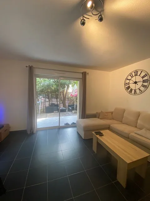 Appartement T2 en rez-de-jardin avec parking à Peyrestortes
