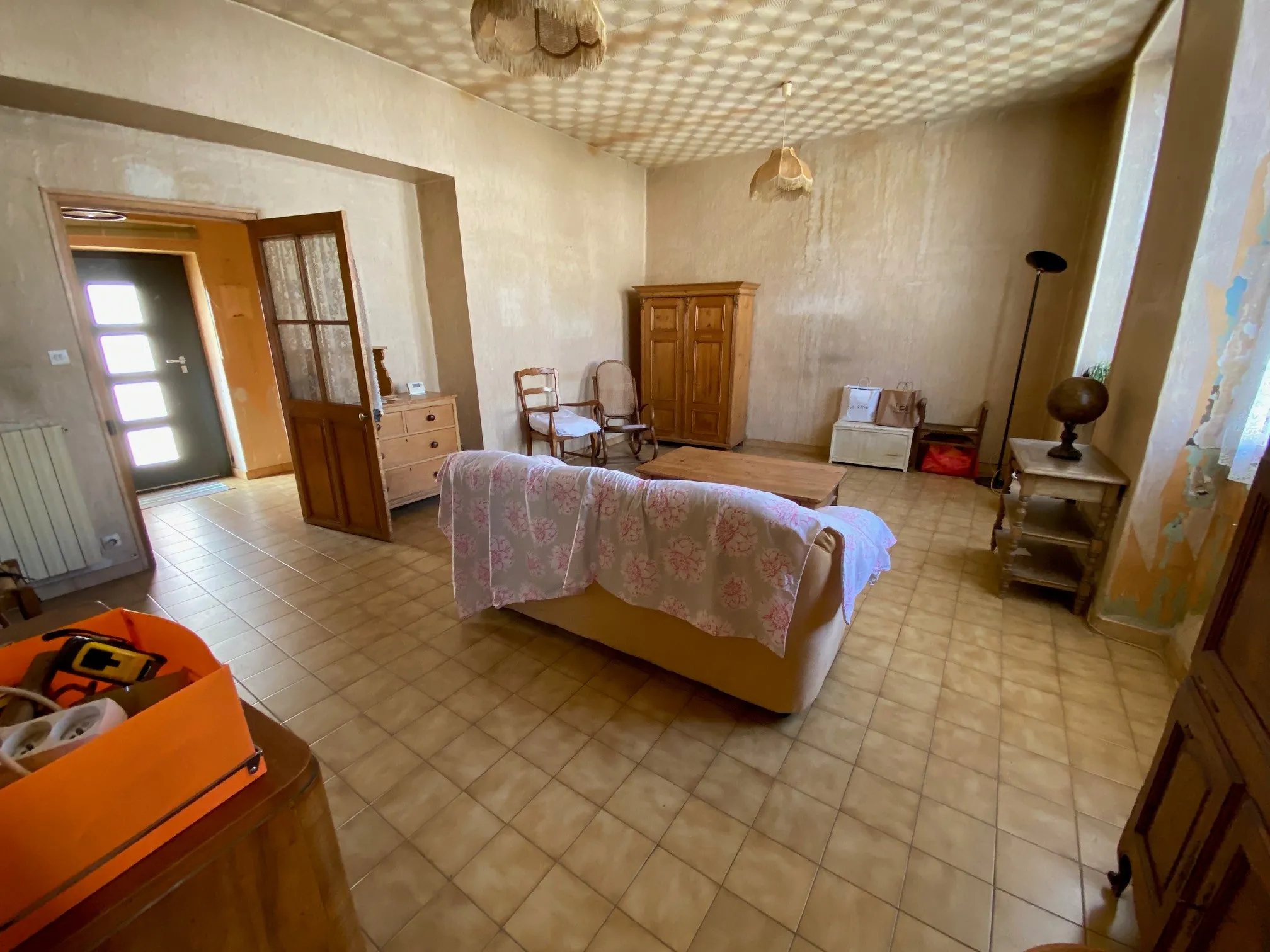 Maison de ville avec jardin, terrasse et studio à Nîmes - Opportunité d’investissement 