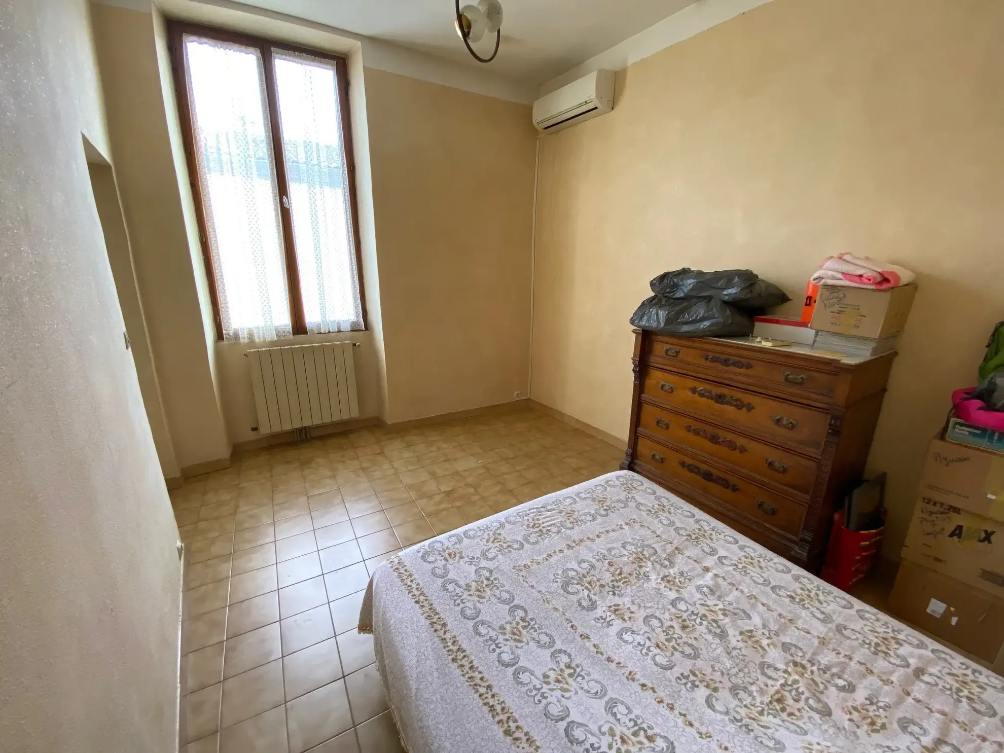 Maison de ville avec jardin, terrasse et studio à Nîmes - Opportunité d’investissement 