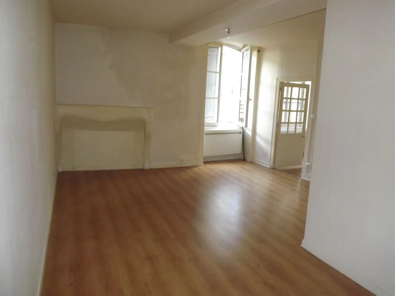 Immeuble de rapport à vendre à Marcigny, 480 m² habitables, proche commerces 