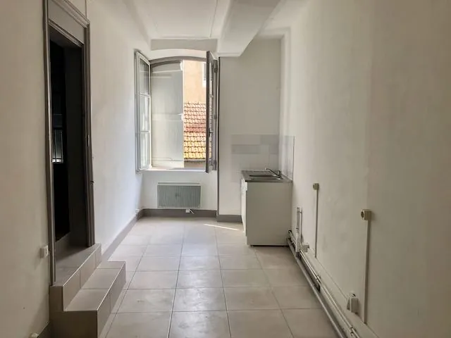 Immeuble de rapport à vendre à Marcigny, 480 m² habitables, proche commerces 