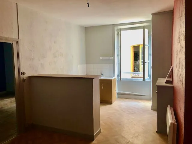 Immeuble de rapport à vendre à Marcigny, 480 m² habitables, proche commerces 