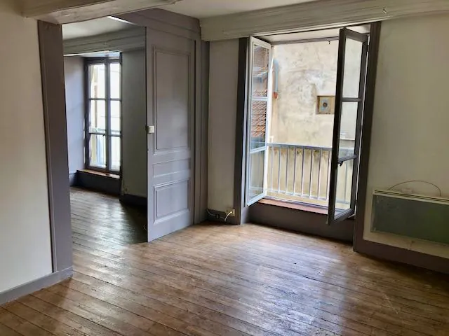 Immeuble de rapport à vendre à Marcigny, 480 m² habitables, proche commerces 