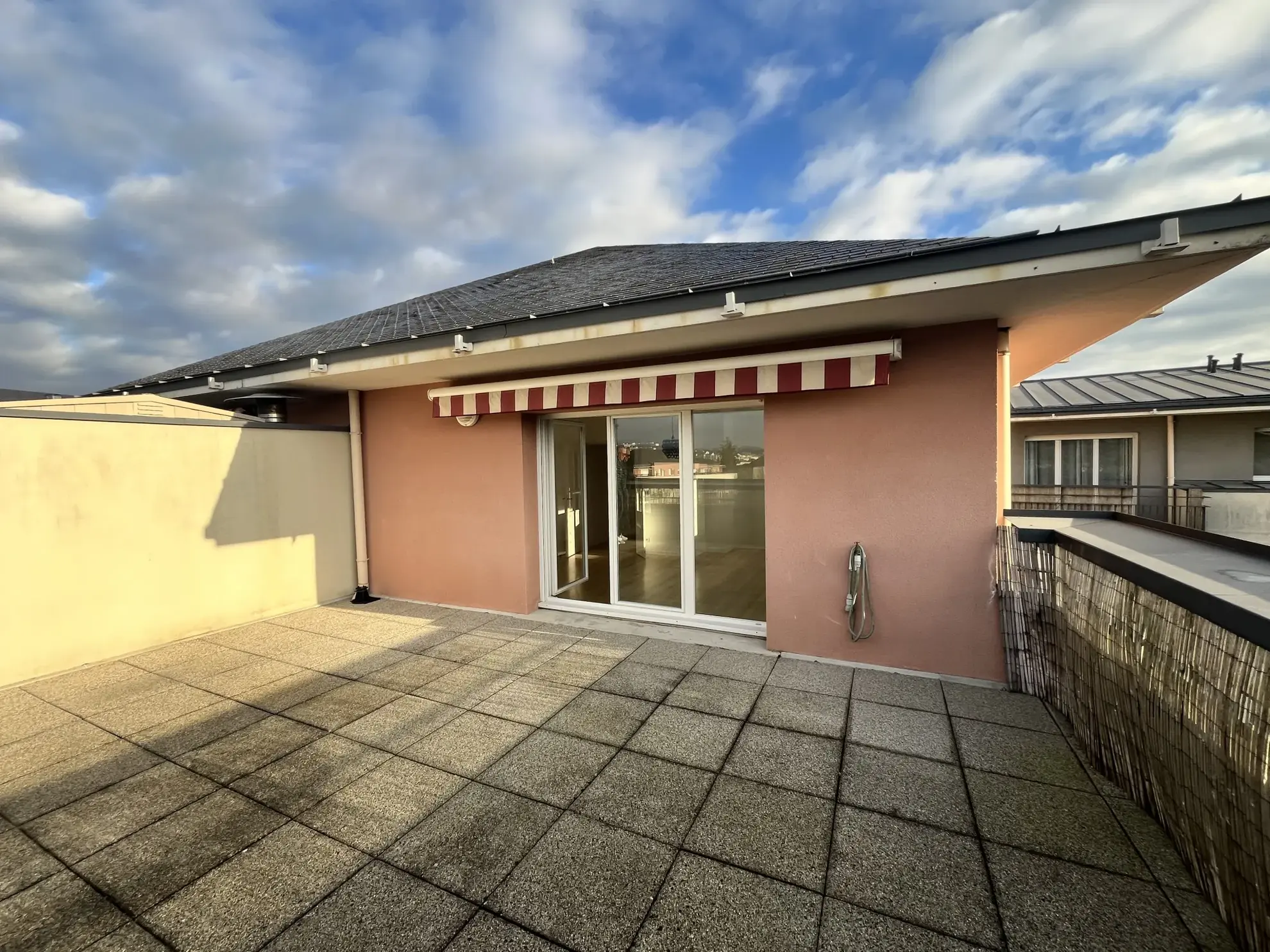 Vente d’un appartement T4 duplex avec grande terrasse et parking au Mans