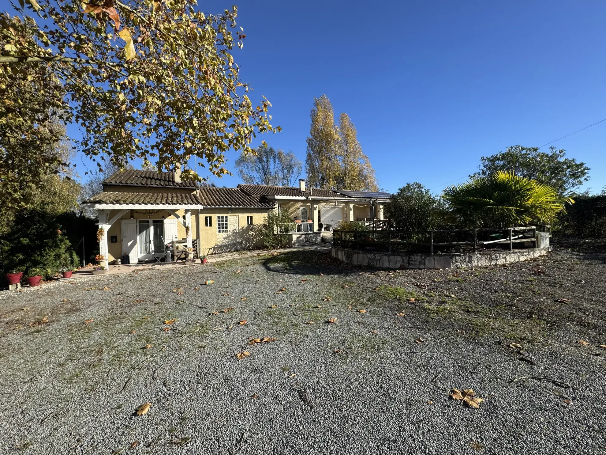 Belle maison de 160 m² avec dépendance et grand terrain à Mescoules